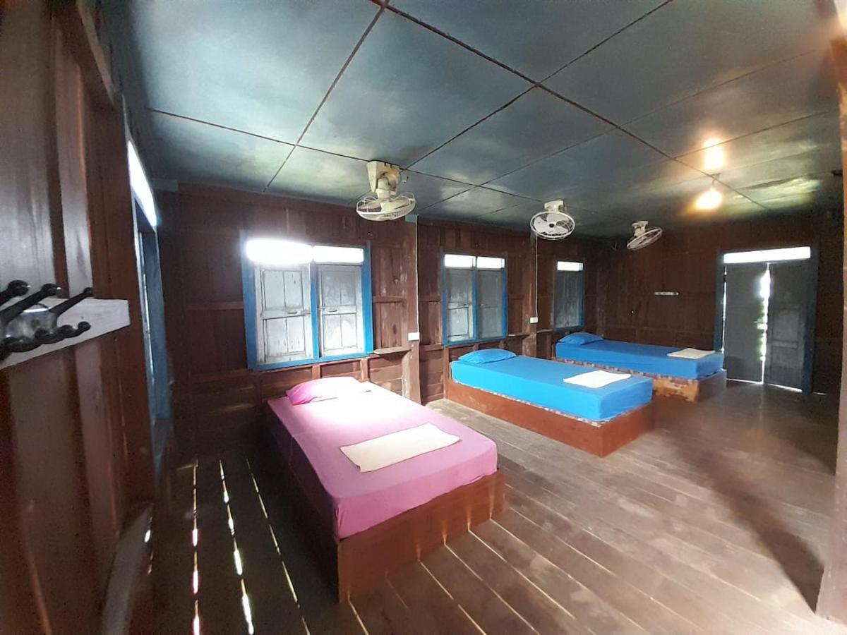 Ban Dondét Ta'S Dorm Dondet旅舍 外观 照片