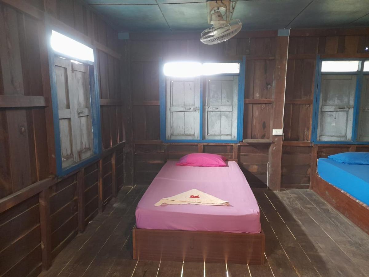 Ban Dondét Ta'S Dorm Dondet旅舍 外观 照片